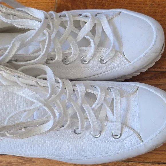 White Converse - Picture 7 of 7